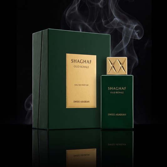 Eau de parfum unisexe Shaghaf Oud Royale Swiss Arabian mise en valeur dans un décor oriental luxueux